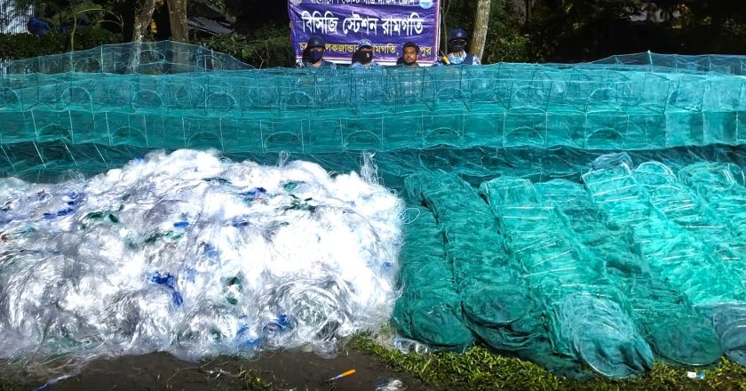 হাতিয়ায় চার গোডাউনে কোস্ট গার্ডের অভিযান, বিপুল পরিমাণ চায়না দুয়ারী ও কারেন্ট জাল জব্দ